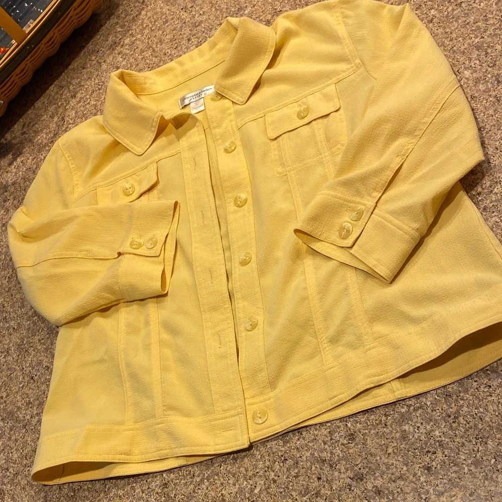 Christopher Banks Petite Large Yellow Button Top or Maybe a Lighweight Jacket - Picture 3 of 16